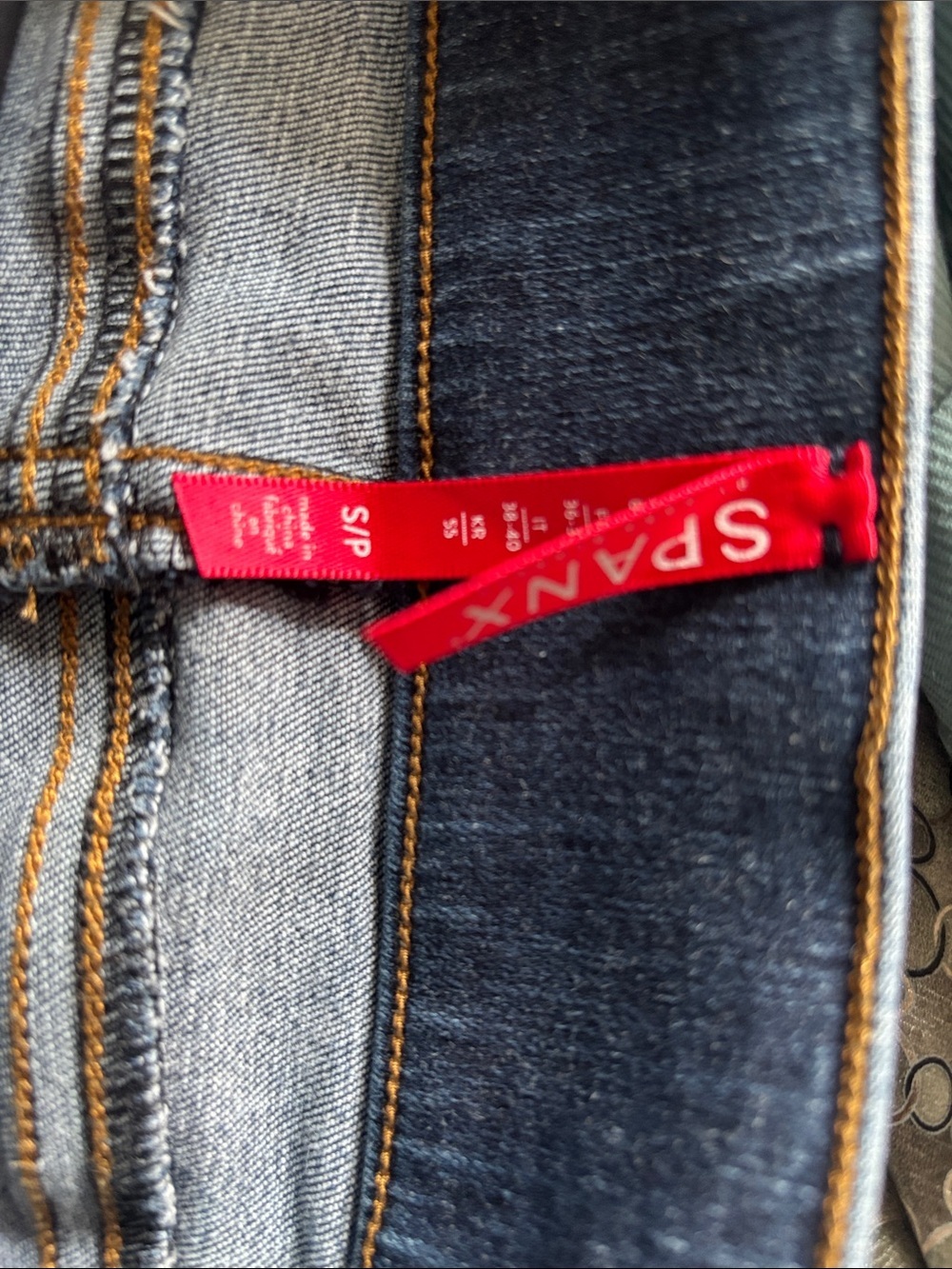 SPANX Dark Wash Skinny Jeans with Subtle Distress inseam 27 - Picture 3 of 3